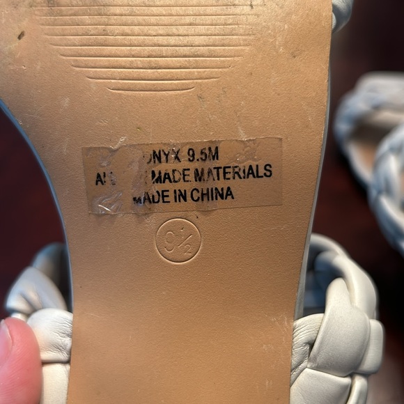 Sincerely Jules Woven White Heels - Picture 7 of 7